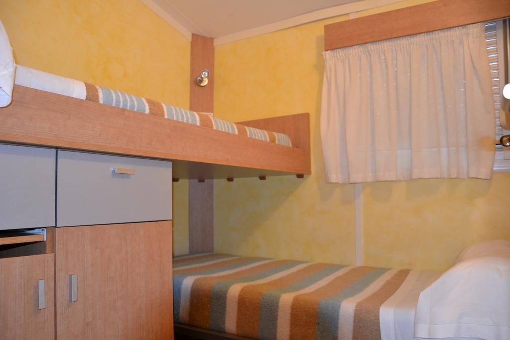 Burgo Camping Fuentes Blancas מראה חיצוני תמונה