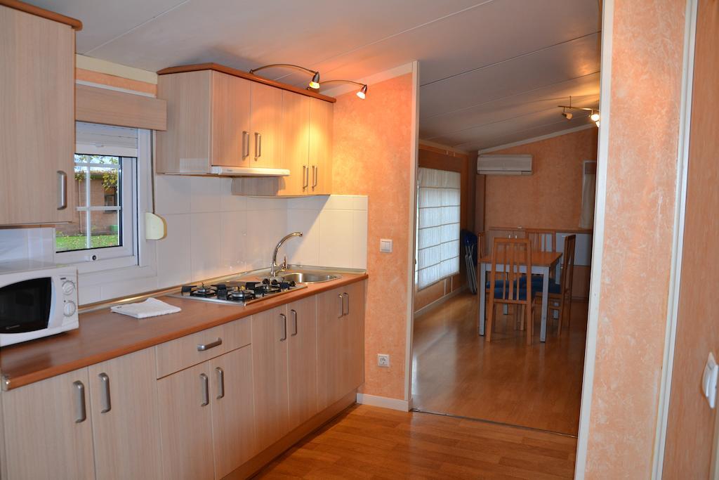 Burgo Camping Fuentes Blancas מראה חיצוני תמונה