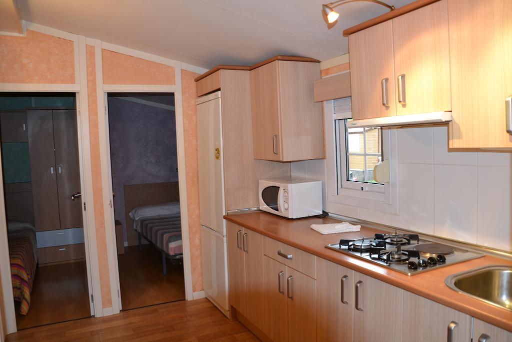 Burgo Camping Fuentes Blancas מראה חיצוני תמונה