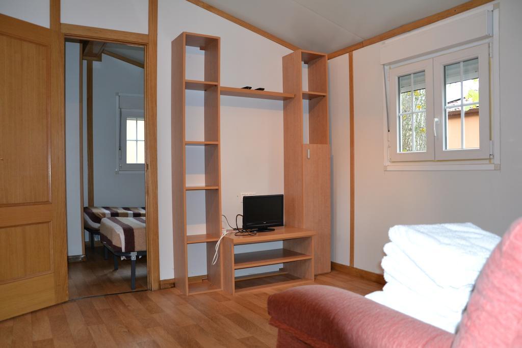 Burgo Camping Fuentes Blancas חדר תמונה