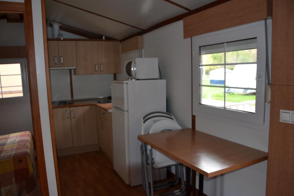 Burgo Camping Fuentes Blancas חדר תמונה