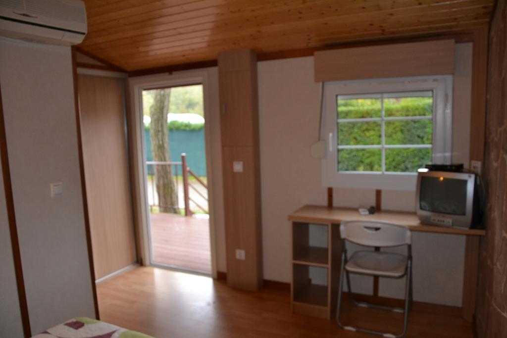 Burgo Camping Fuentes Blancas חדר תמונה