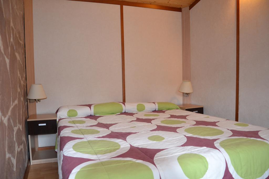 Burgo Camping Fuentes Blancas חדר תמונה
