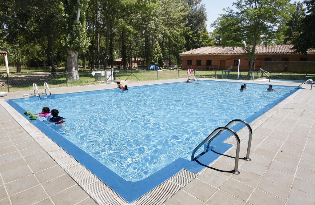 Burgo Camping Fuentes Blancas מראה חיצוני תמונה