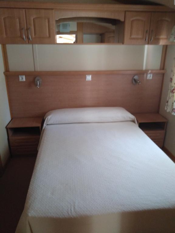Burgo Camping Fuentes Blancas מראה חיצוני תמונה