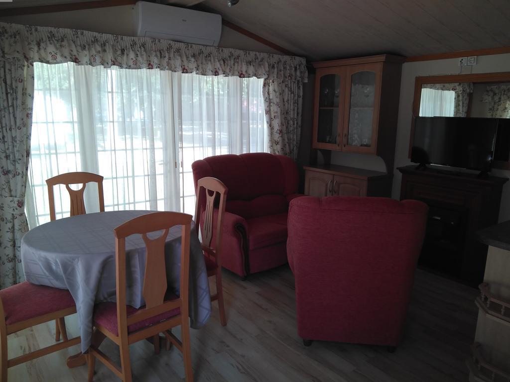 Burgo Camping Fuentes Blancas מראה חיצוני תמונה